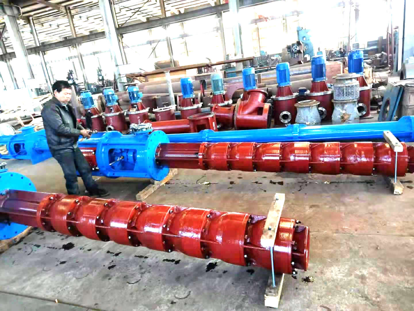 立佳機(jī)械能夠自行設(shè)計(jì)生產(chǎn)LC系列立式長軸泵(液下長軸泵,雙相鋼長軸泵,不銹鋼長軸泵),LB長軸液下泵(雙相鋼液下泵,不銹鋼液下泵)